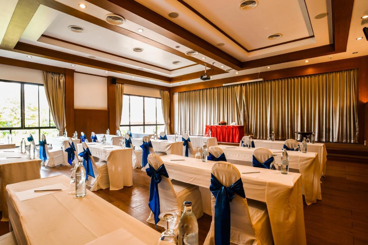 Ramada By Wyndham Aonang Krabi Hotel Exterior photo